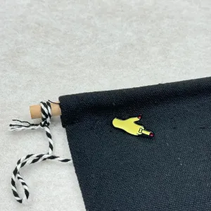 Fingers Wearing Love Rings Brooch Rocket Ship Badge Fan Cosplay Jewelry Video Game Peripheral Gifts Drip Oil Painted Enamel Pins Suitable for Hats Jackets Canvas Bags