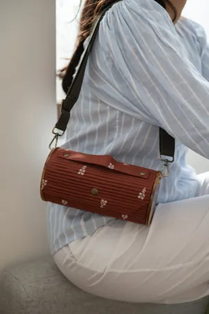 Oat & Cocoa Round Clutch - Changeable Sleeve