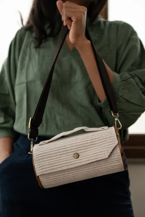 Oat & Cocoa Round Clutch - Changeable Sleeve