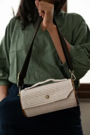 Oat Round Clutch - Single Sleeve